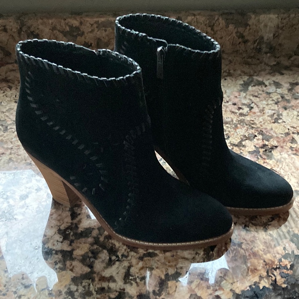 Ivankna Trump heeled boots